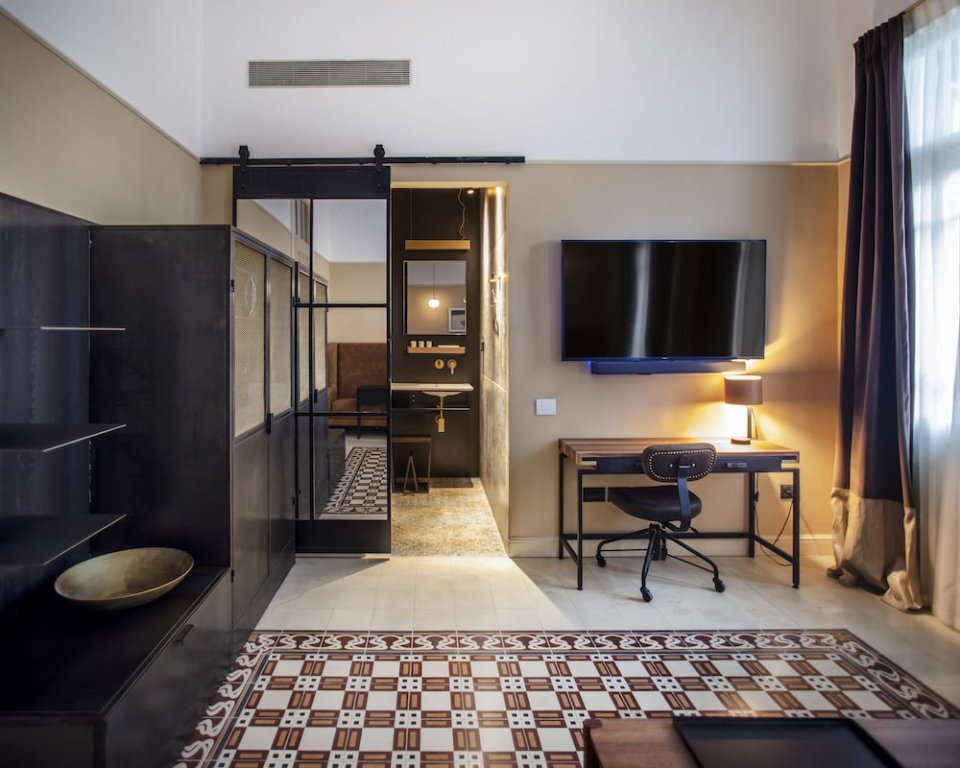 Фото Assemblage Boutique Hotel