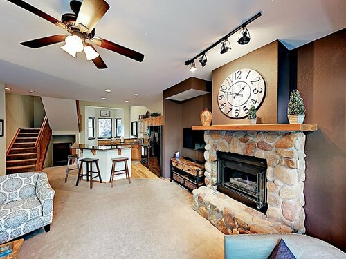 Жильё посуточно New Listing! Warriors Mark Townhome W Hot Tub 3 Bedroom Townhouse