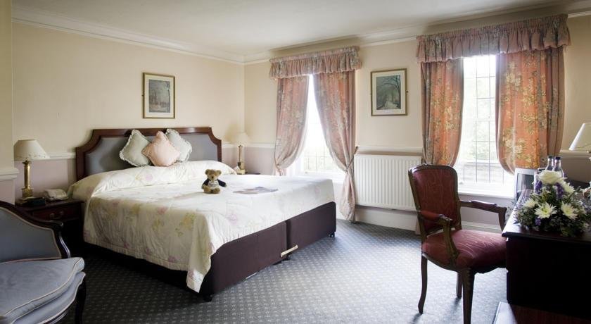 Фото Hatton Court