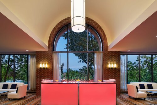 Внешний вид отеля Hilton Mississauga/Meadowvale в Миссиссоге, фото 2