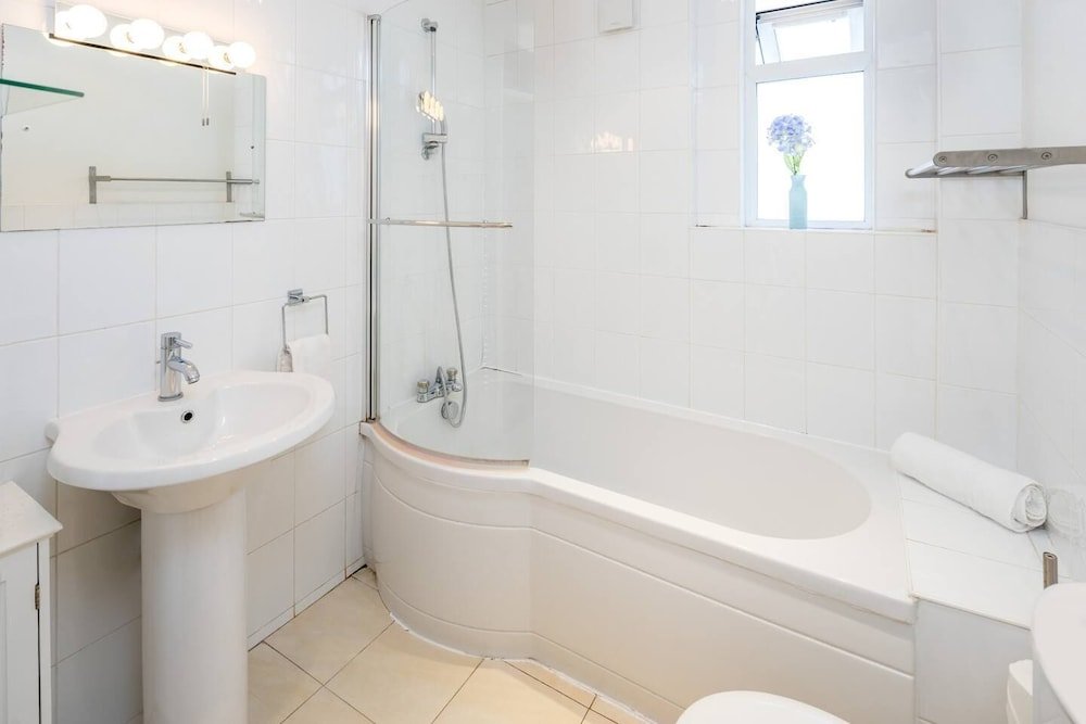 Фото Altido Charming 1 Bed Flat, Sleeps 4