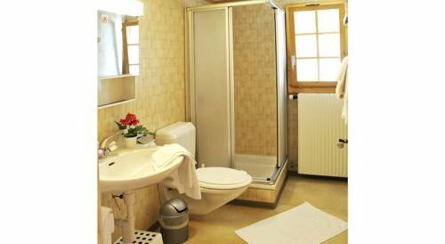 Внешний вид отеля Camping Jungfrau - Holiday Park в Лаутербруннене, фото 5