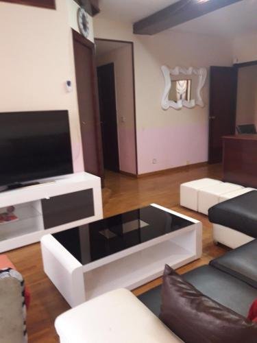 Фото Go Bcn Hostal Ideal Badal - Hostel