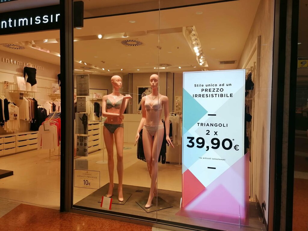 Clothing store Intimissimi Uomo, Tuscany, photo