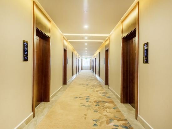 Фото Vienna Hotel Jinan Liancheng Square Branch