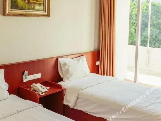 Фото Douangpraseuth Hotel