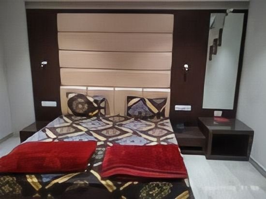 Фото Hotel Lavanya Palace