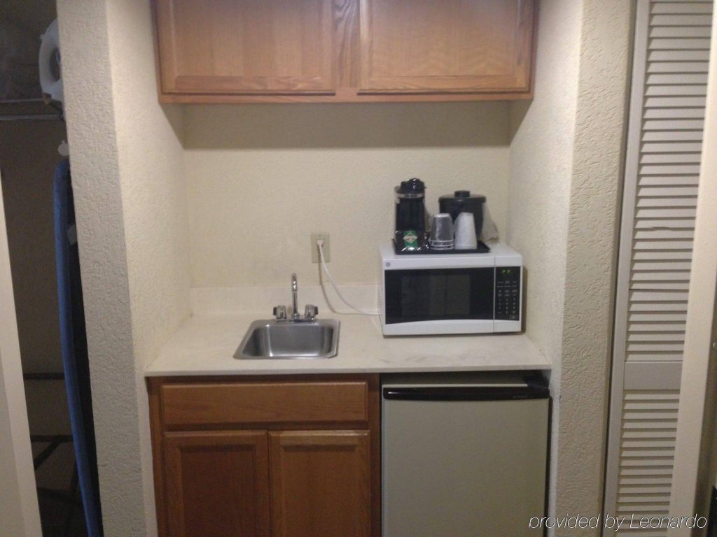 Фото Delta Hotels Huntington Downtown