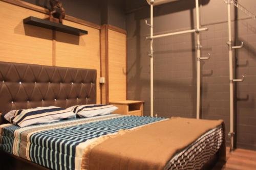 Фото Moustachz Hauze