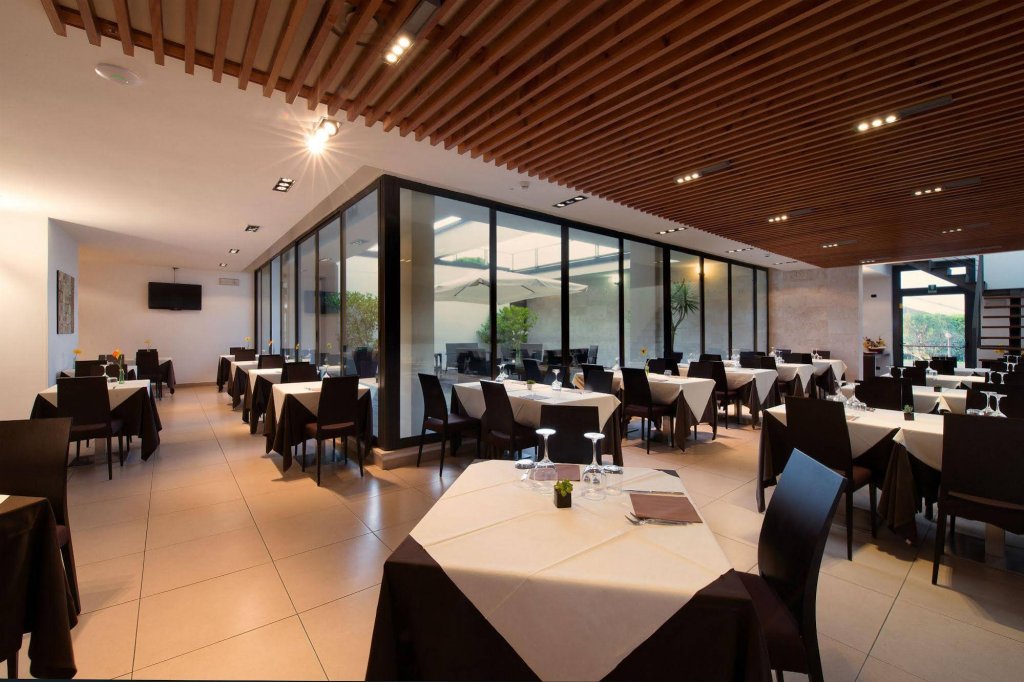 Фото Garden Hotel