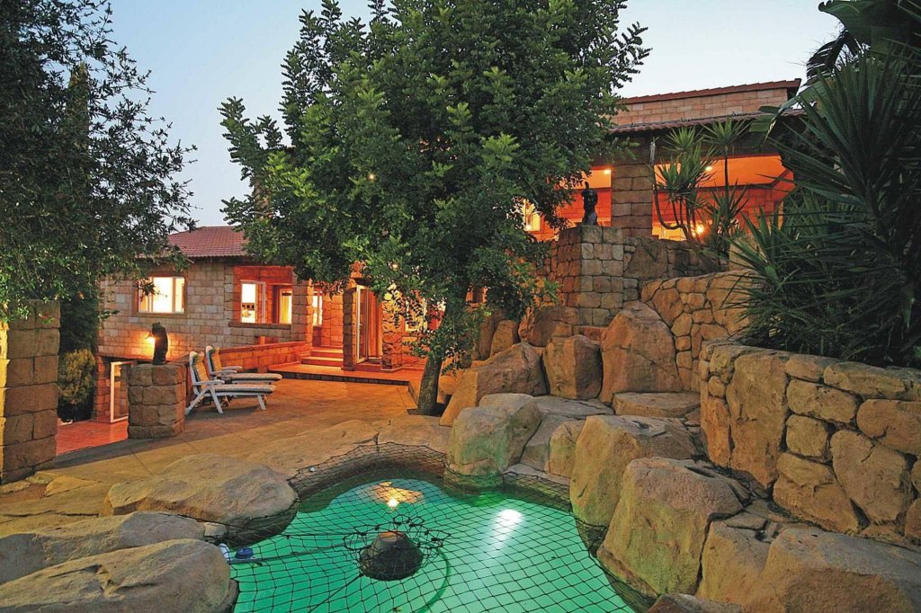 Фото отеля 2