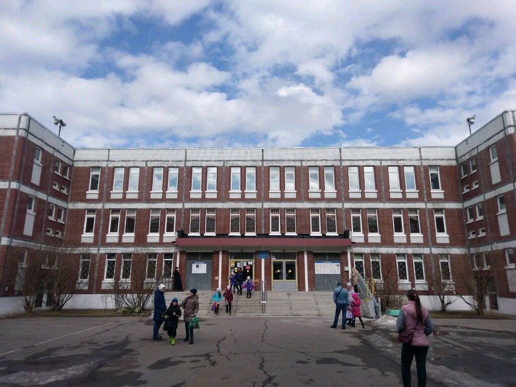 School Secondary School № 135 with in-depth study of the English language, Saint Petersburg, photo