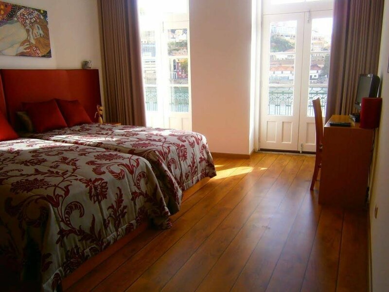 Гостиница Apartamentos Sobre O Douro в Порту
