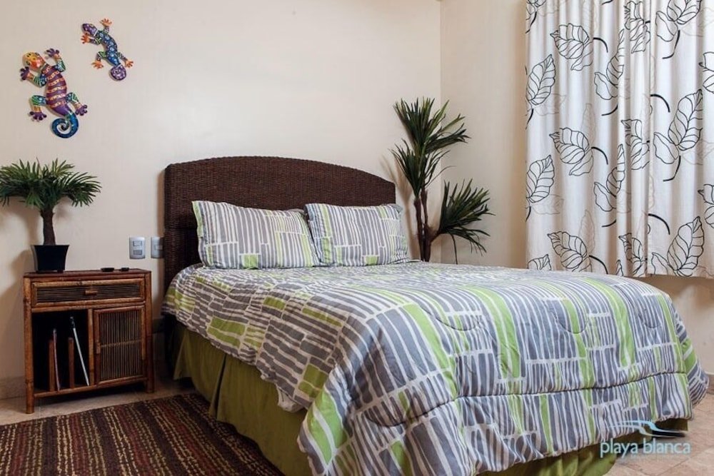 Фото 1 Playa Blanca 1207 - 1 Br condo by RedAwning