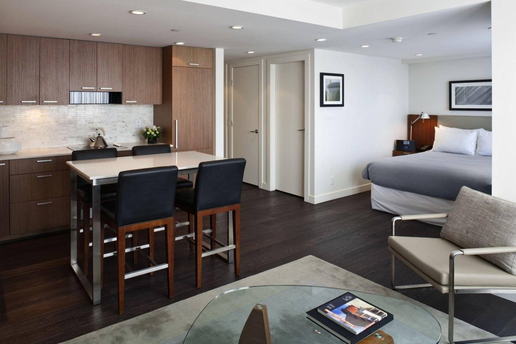 Фото Level Vancouver - Yaletown Seymour