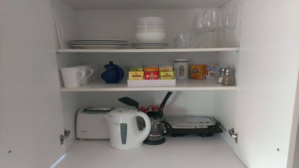 Фото Springtide Studio Apartments