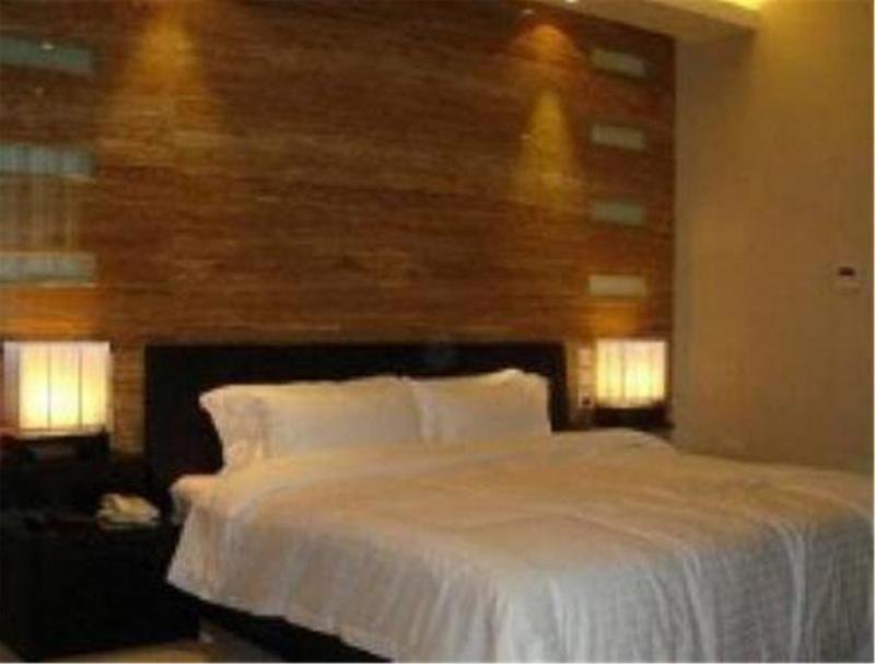 Фото Hundred Centuries Hotel