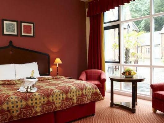 Фото Brownsover Hall Hotel