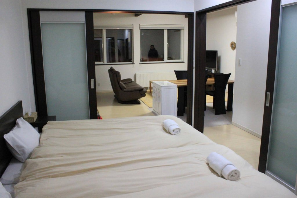 Фото Tsuru Apartments