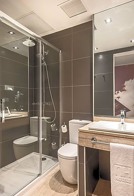 Фото Nh Madrid Nacional