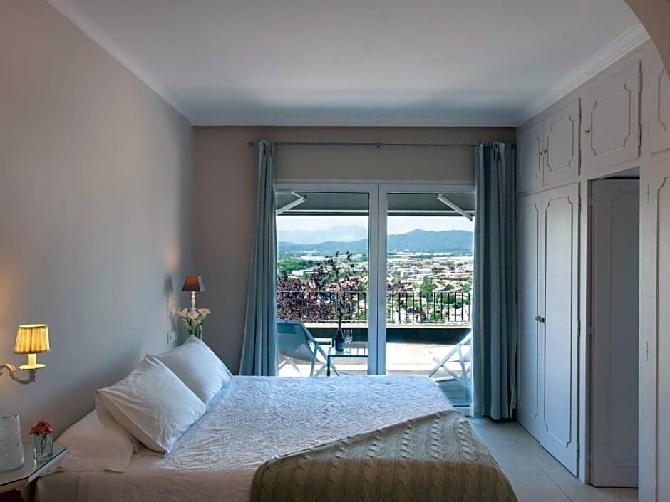 Фото Montjuic Bed & Breakfast