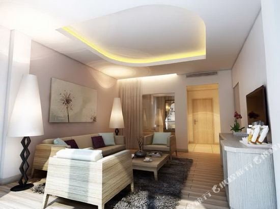 Фото The River Hotel