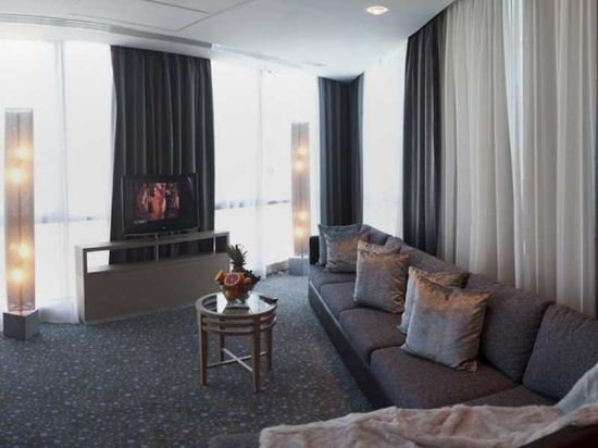 Фото Chirag Plaza