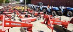 Kings River Tractor Inc (California, County of Fresno, Reedley) ، الآلات والمعدات الزراعية