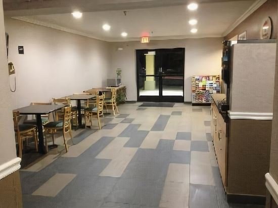 Фото Super 8 by Wyndham Vacaville