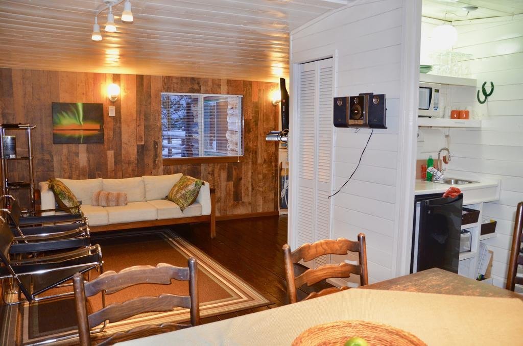 Фото Woodhouse Cottages and Ranch