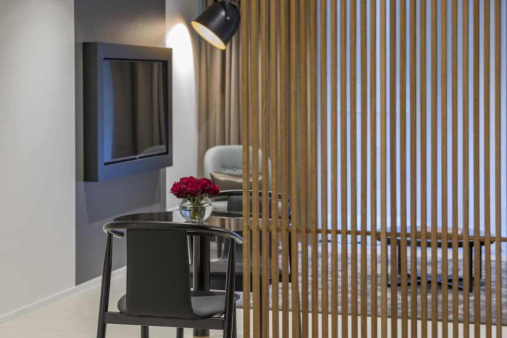 Фото Skye Suites Sydney