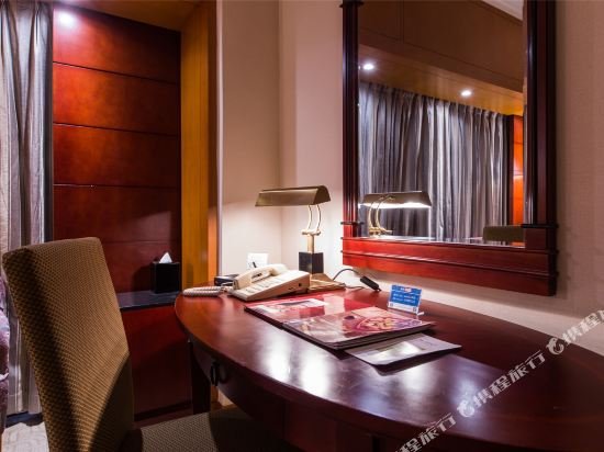 Фото Ruishi Hotel Dalian