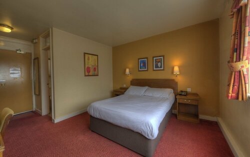 Гостиница The Longshoot Hotel by Greene King Inns в Хинкли