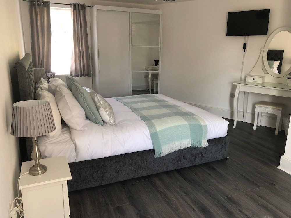 Фото Bexley Village Hotel