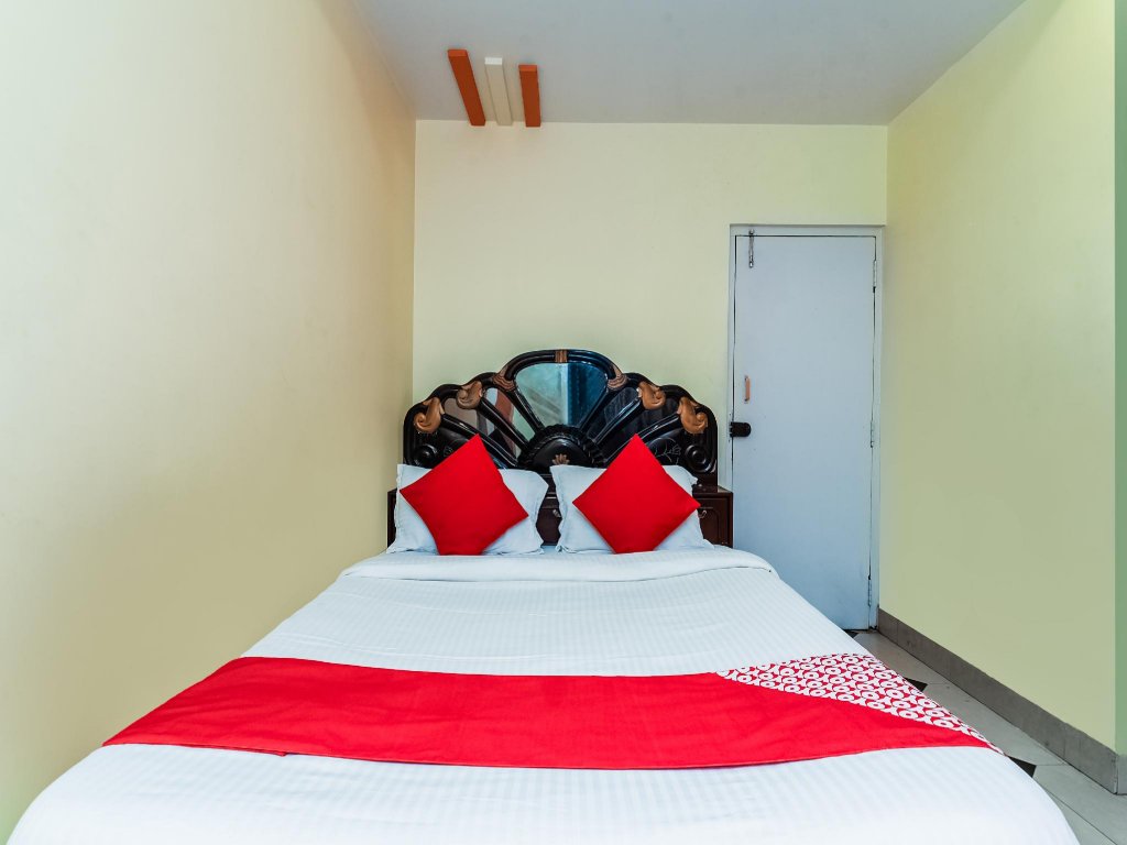 Фото Oyo 13425 Sindhura Guest House