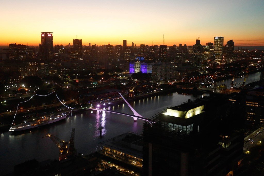 Фото Alvear Icon Hotel & Residences