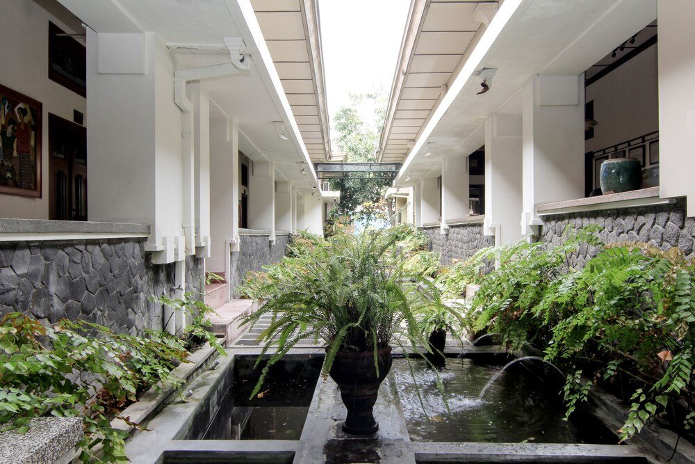 Фото Roemahkoe Heritage Hotel