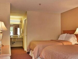 Гостиница Burbank Inn and Suites