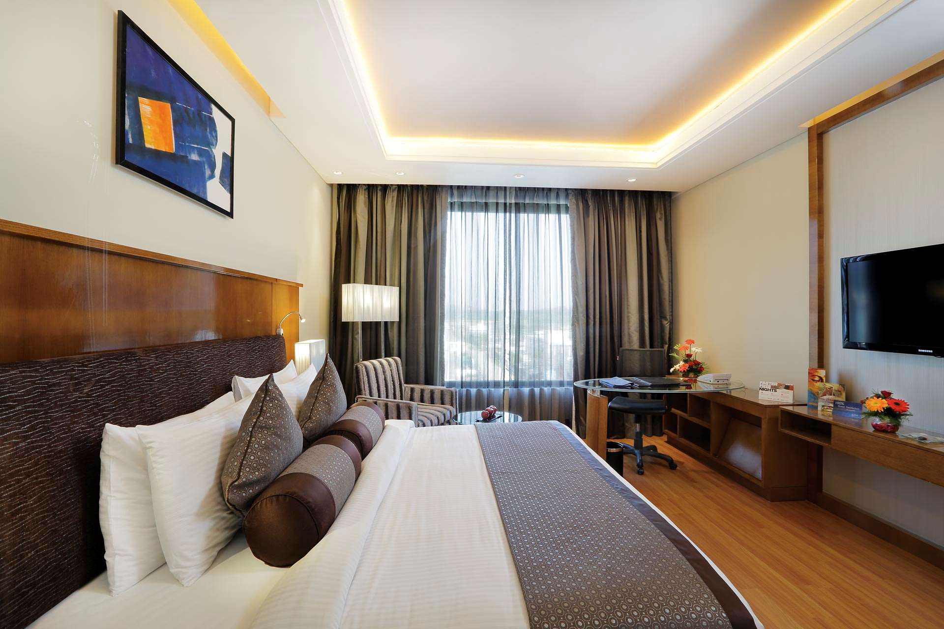 Фото отеля 2