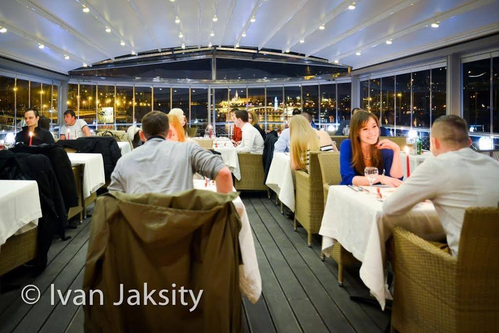 Фото Vogue Apartments Room