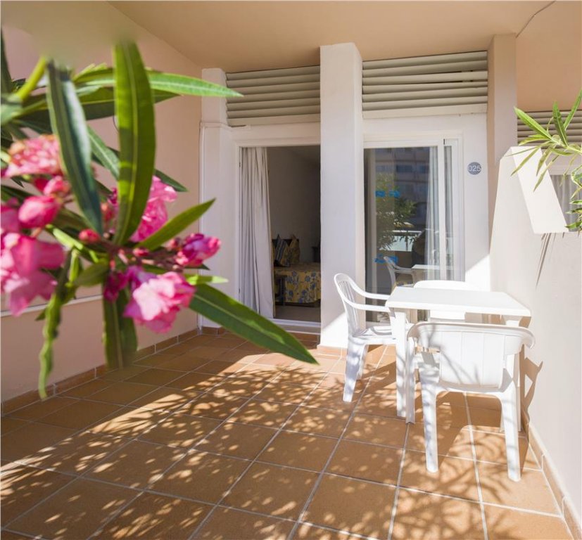 Фото Playa Bella Beach Apartments