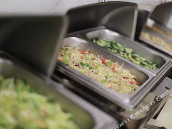 Фото GreenTree Inn XiAn Xincheng District Raily Station Wukou Metro Station Hotel