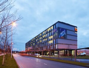 CitizenM Schiphol Airport hotel