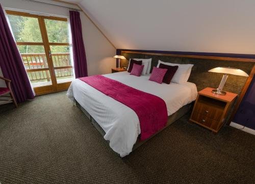 Фото Loch Lomond Waterfront Luxury Lodges