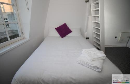 Фото Fox House, Studio Apartments