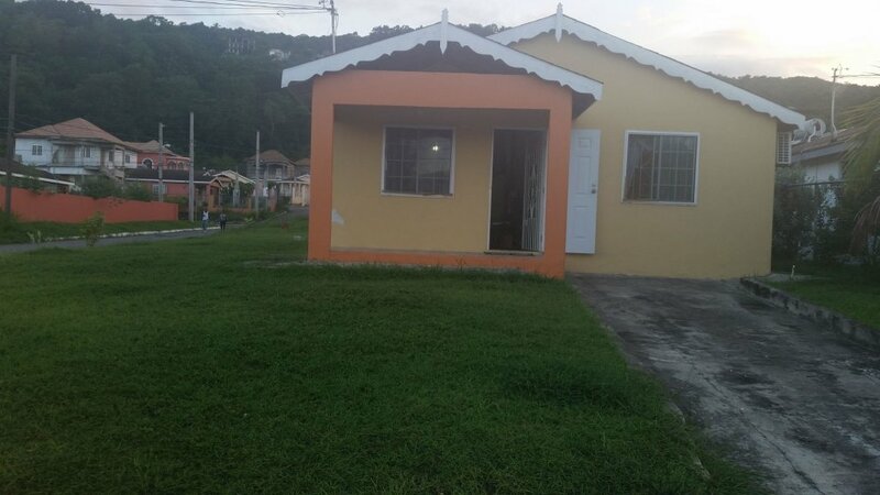 Гостиница Palm Cove - 2 Bedroom Cottage в Монтего-Бей