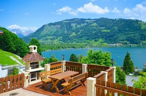 Жильё посуточно Chalet Over-The-Lake by Alpen Apartments