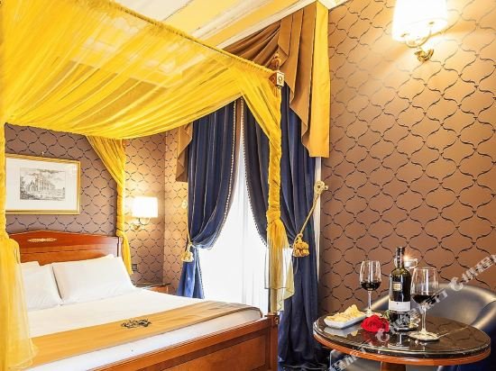 Фото Hotel Manfredi Suite in Rome