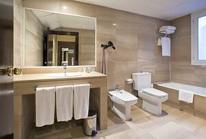 Гостиница Hotel Ilunion Almirante