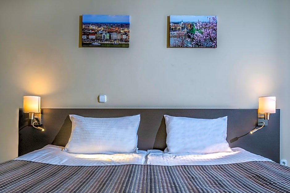 Фото Corvin Hotel Budapest Residence